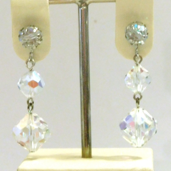 Vintage Jewelry - Vintage Iridescent Crystal Clip Earrings
